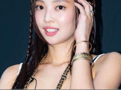 제니 현의 클럽에서 신곡과 컴백 언급해 화제