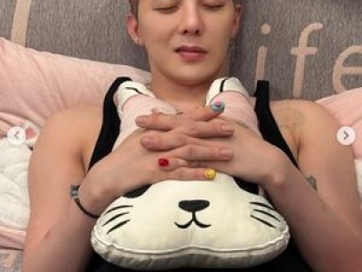 지드래곤 공연 전 소탈한 모습으로 팬들과 소통